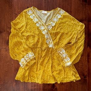 Hailey & Co Long Sleeve Peplum Style Polka Dot Embroidered Floral Top Sz S